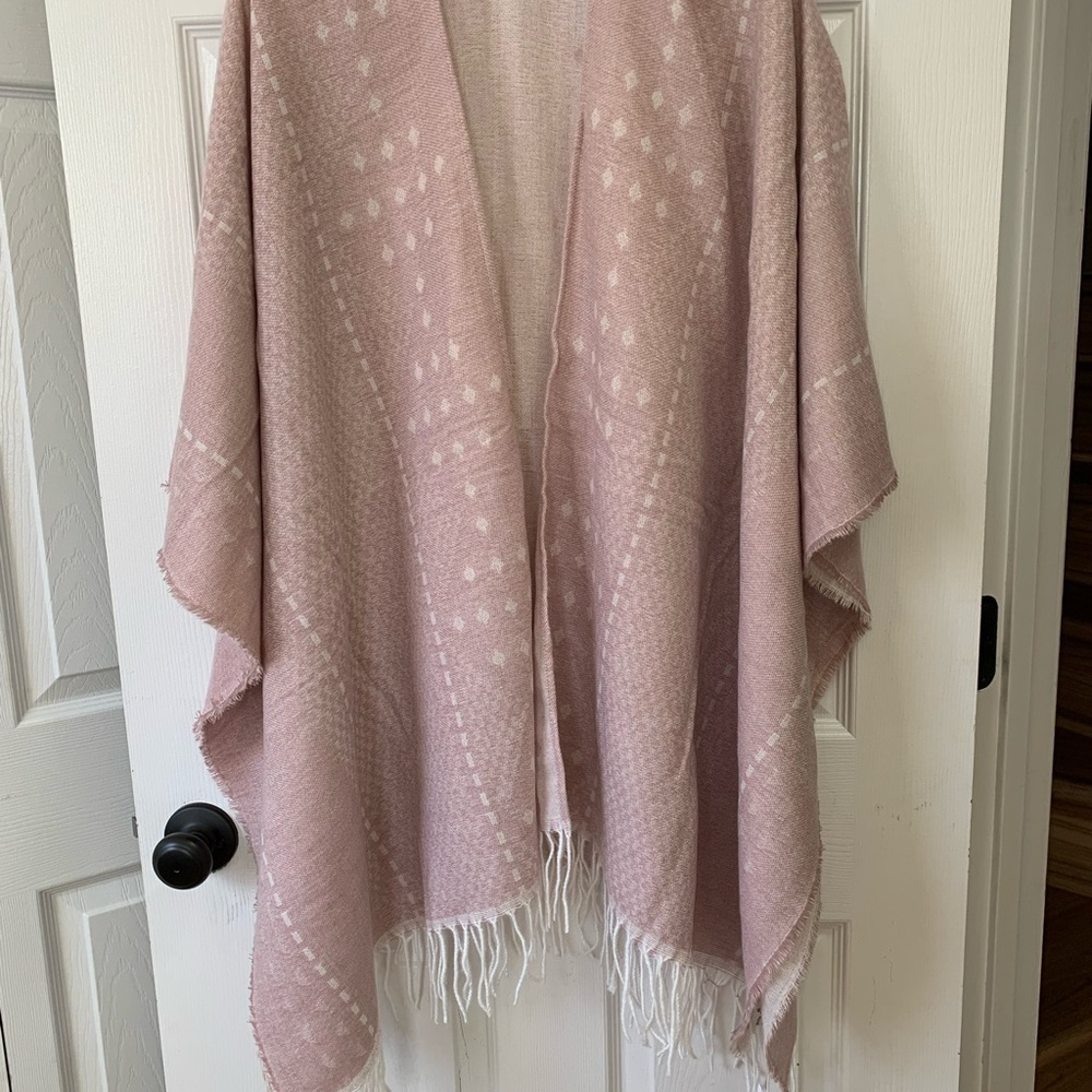 Chic Pink Patterned Shawl